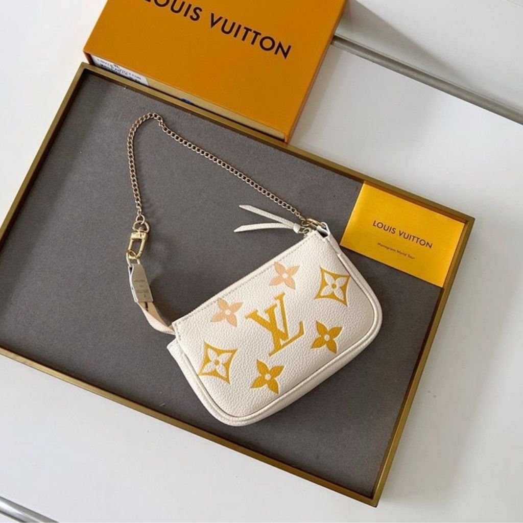 Louis Vuitton Mini Pochette Accessoires Yellow Multi-Colored 15.5Cm - Image 4