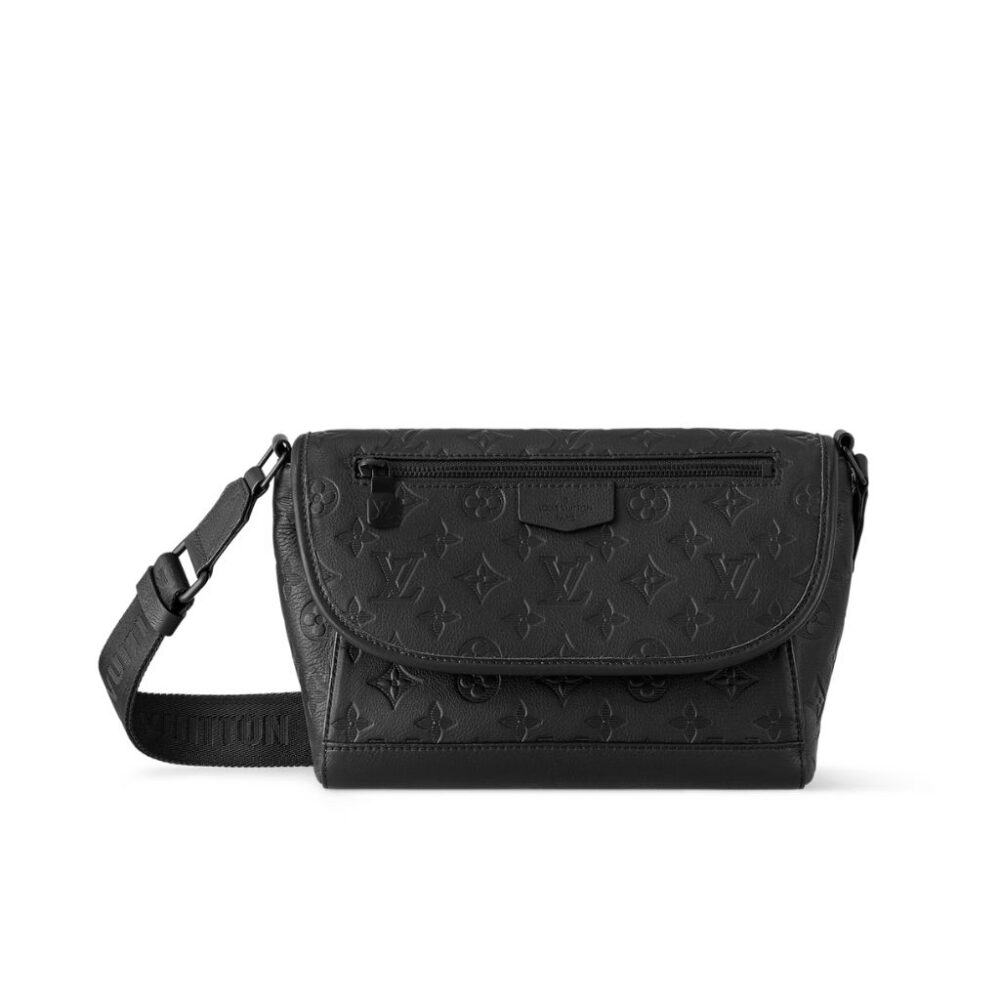 Louis Vuitton Pulse Messenger Black Monogram 23Cm M14874