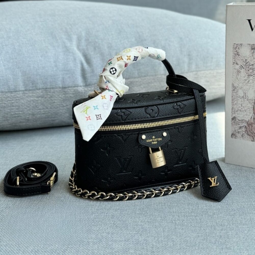 Alternative view of Louis Vuitton Vanity Chain Pouch Black Monogram 19Cm M13483