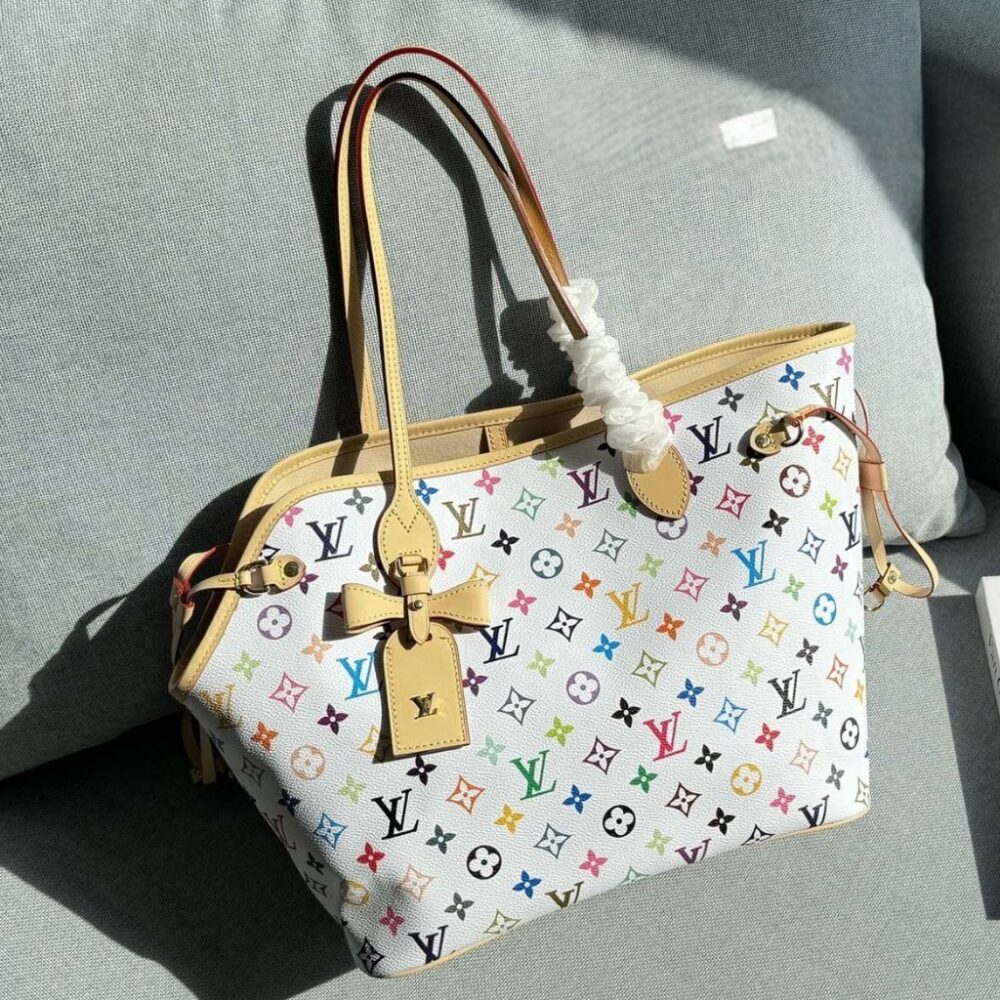 Alternative view of Louis Vuitton x Takashi Murakami Neverwoof White 31Cm M27839