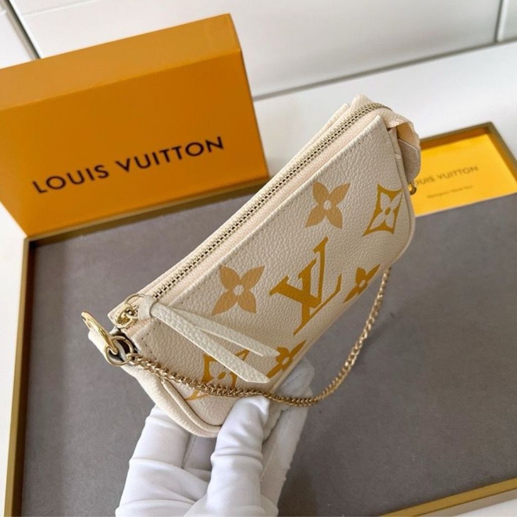Louis Vuitton Mini Pochette Accessoires Yellow Multi-Colored 15.5Cm - Image 5