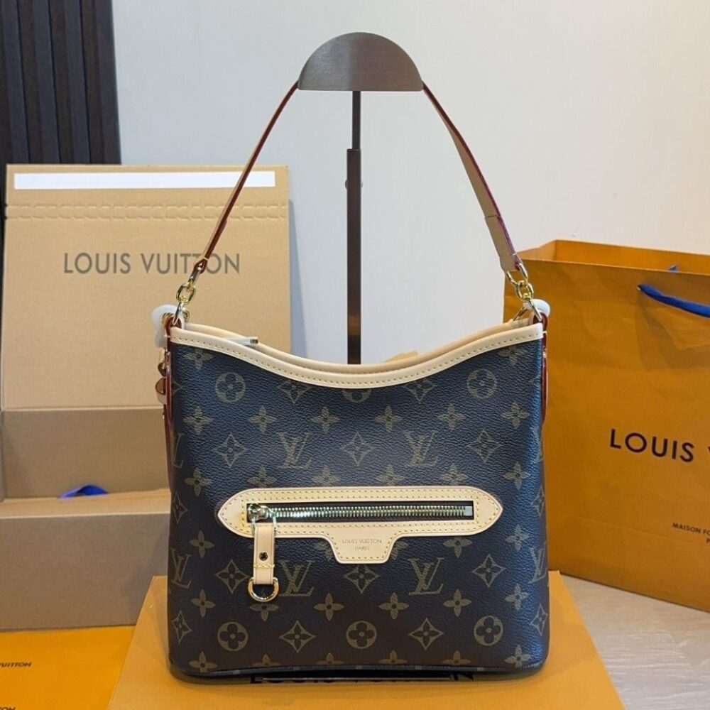 Alternative view of Louis Vuitton Lineup BB Black Monogram 25cm M28423