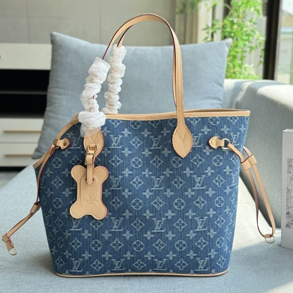 Alternative view of Louis Vuitton Neverwoof Blue Denim 31Cm M28052
