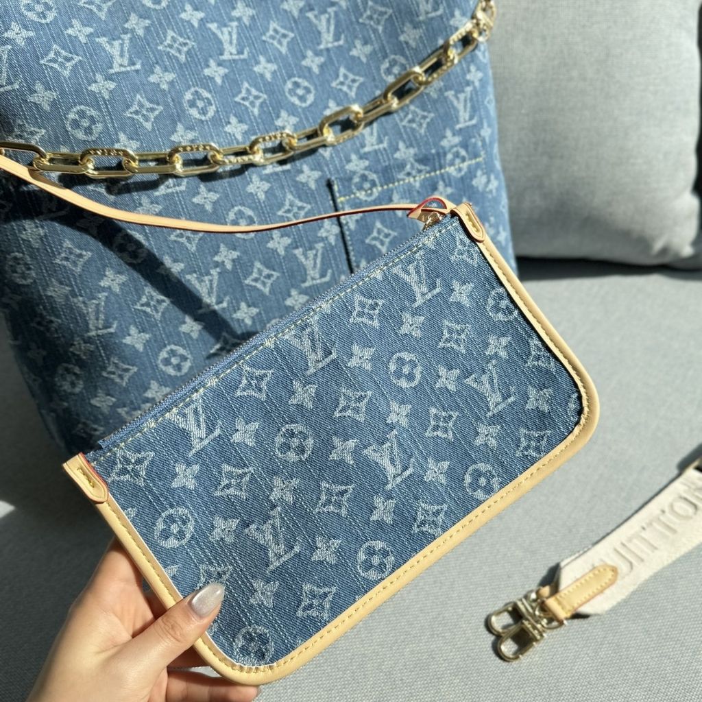 Louis Vuitton Coussin Hobo MM Blue Denim 34Cm M28331 - Image 5