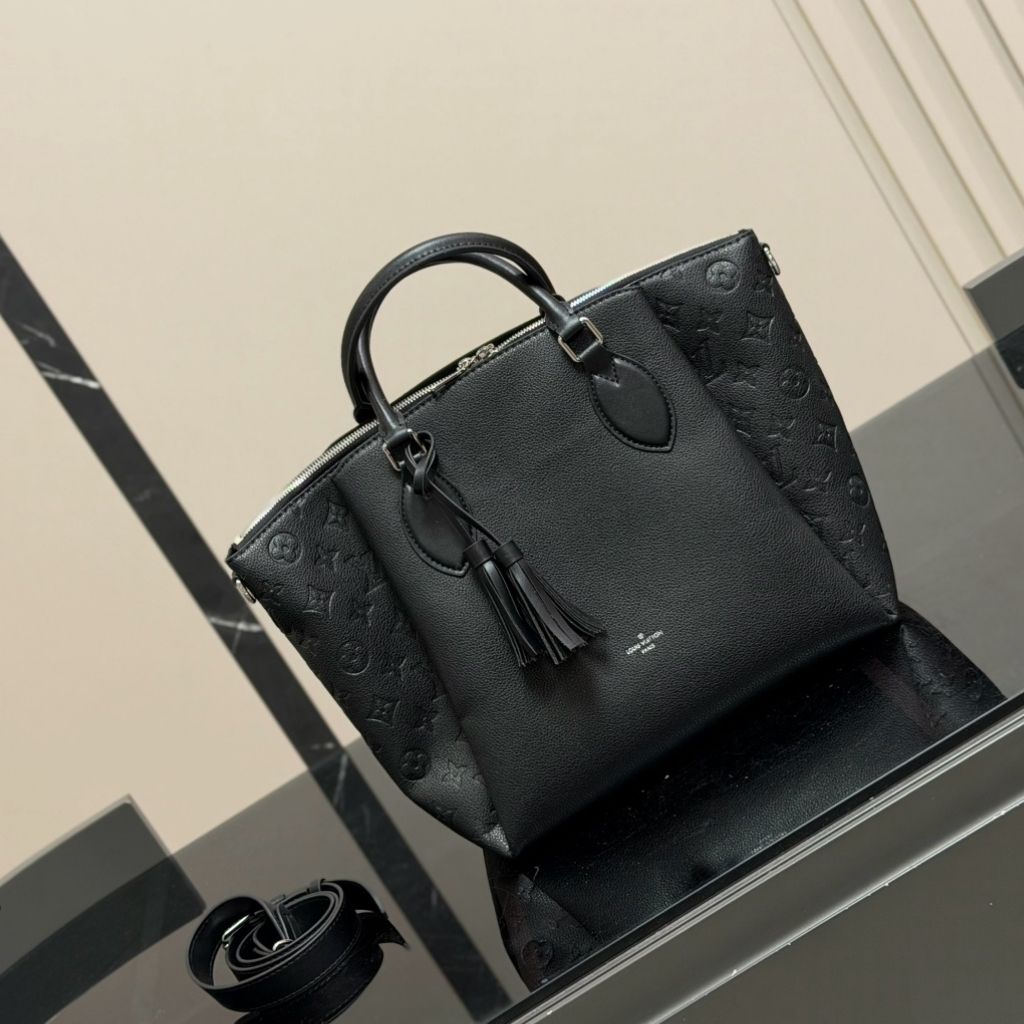 Louis Vuitton Haumea Black Leather Bag 30Cm - Image 2