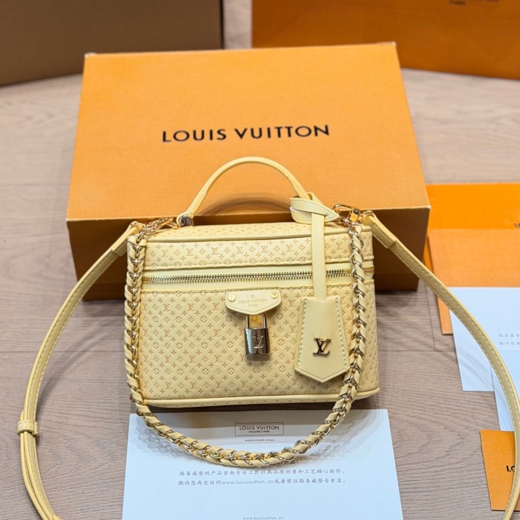 Louis Vuitton Vanity Chain Pouch Yellow 19Cm M29051 - Image 3