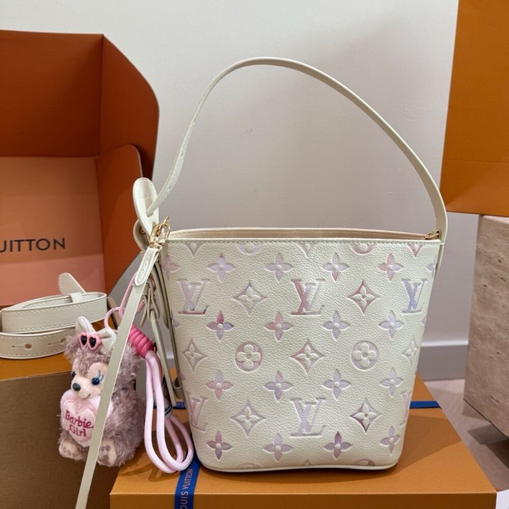 Alternative view of Louis Vuitton All In BB Dream Cream 18cm M25673