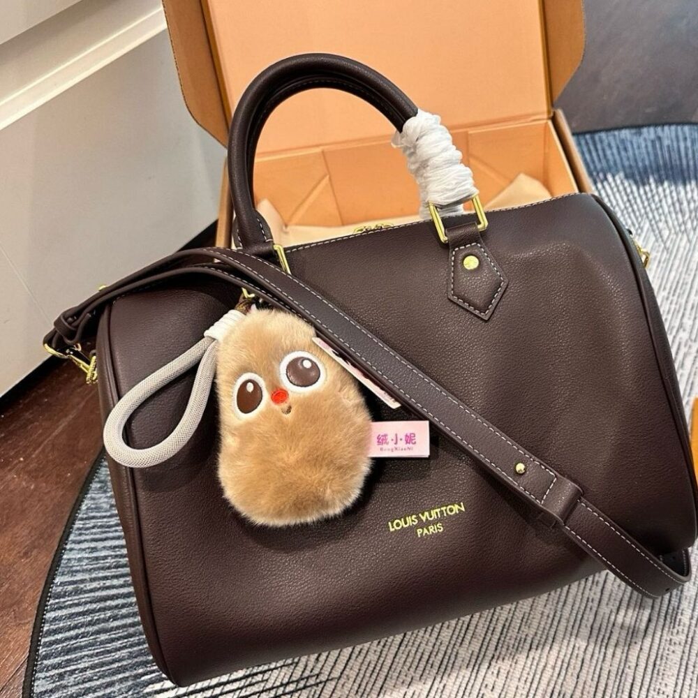 Alternative view of Louis Vuitton Low Key Speedy Soft 30 Black 21Cm M24891