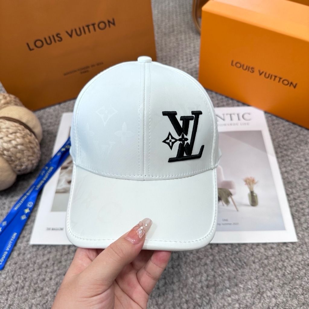 Louis Vuitton Smash Cap White M7608L - Image 3