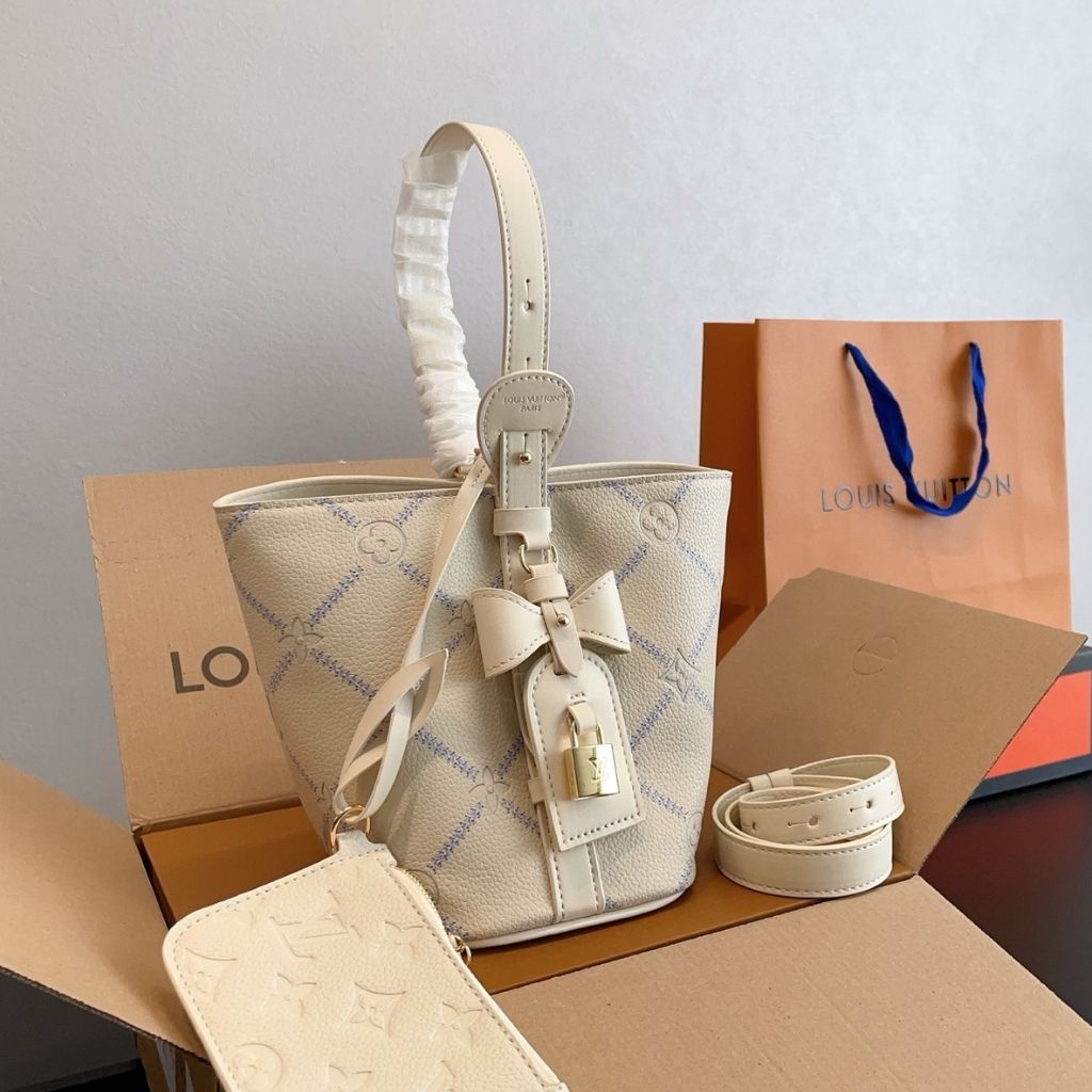 Louis Vuitton All In BB Cream Monogram Empreinte Leather 16Cm M28910 - Image 2