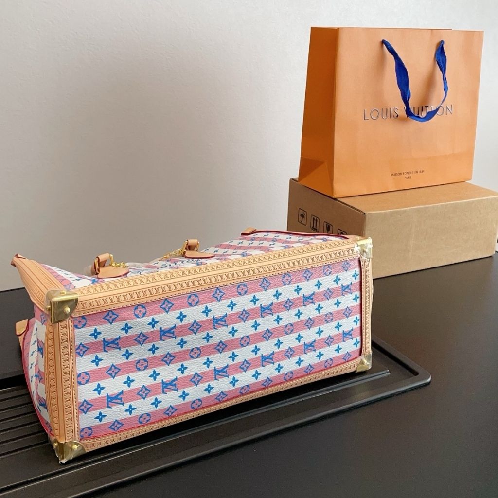 Louis Vuitton Onthego MM LV Stamp Blue 36Cm - Image 7