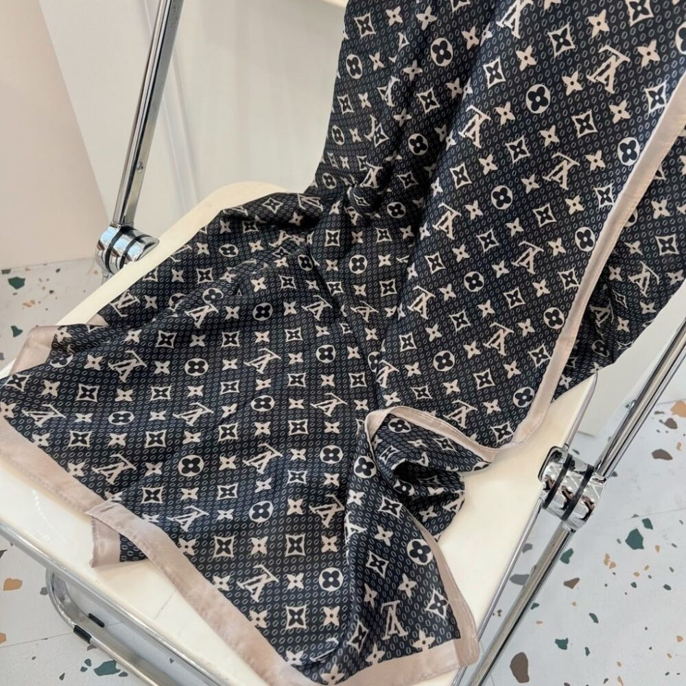 Alternative view of Louis Vuitton Monogram Silhouette Black 180Cm M97189