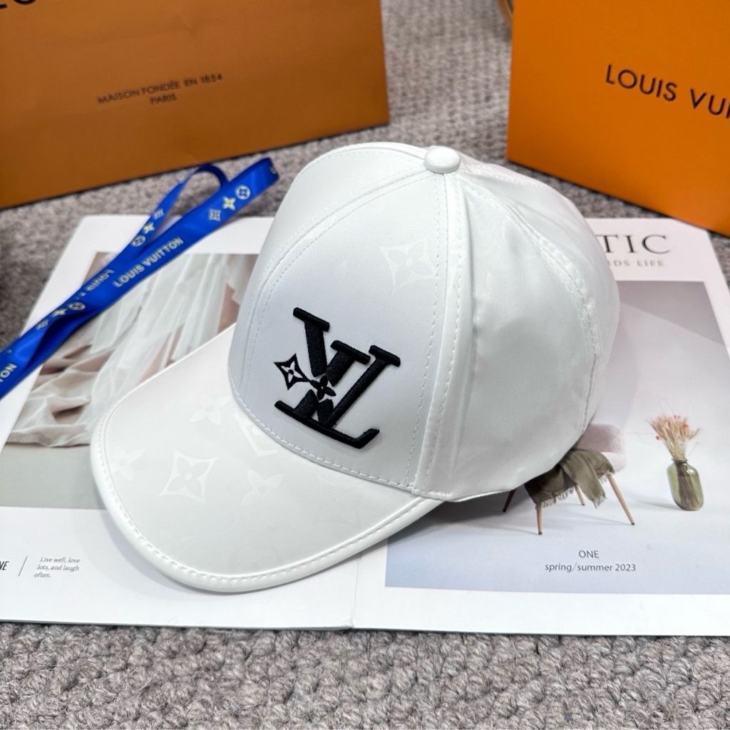 Louis Vuitton Smash Cap White M7608L - Image 4