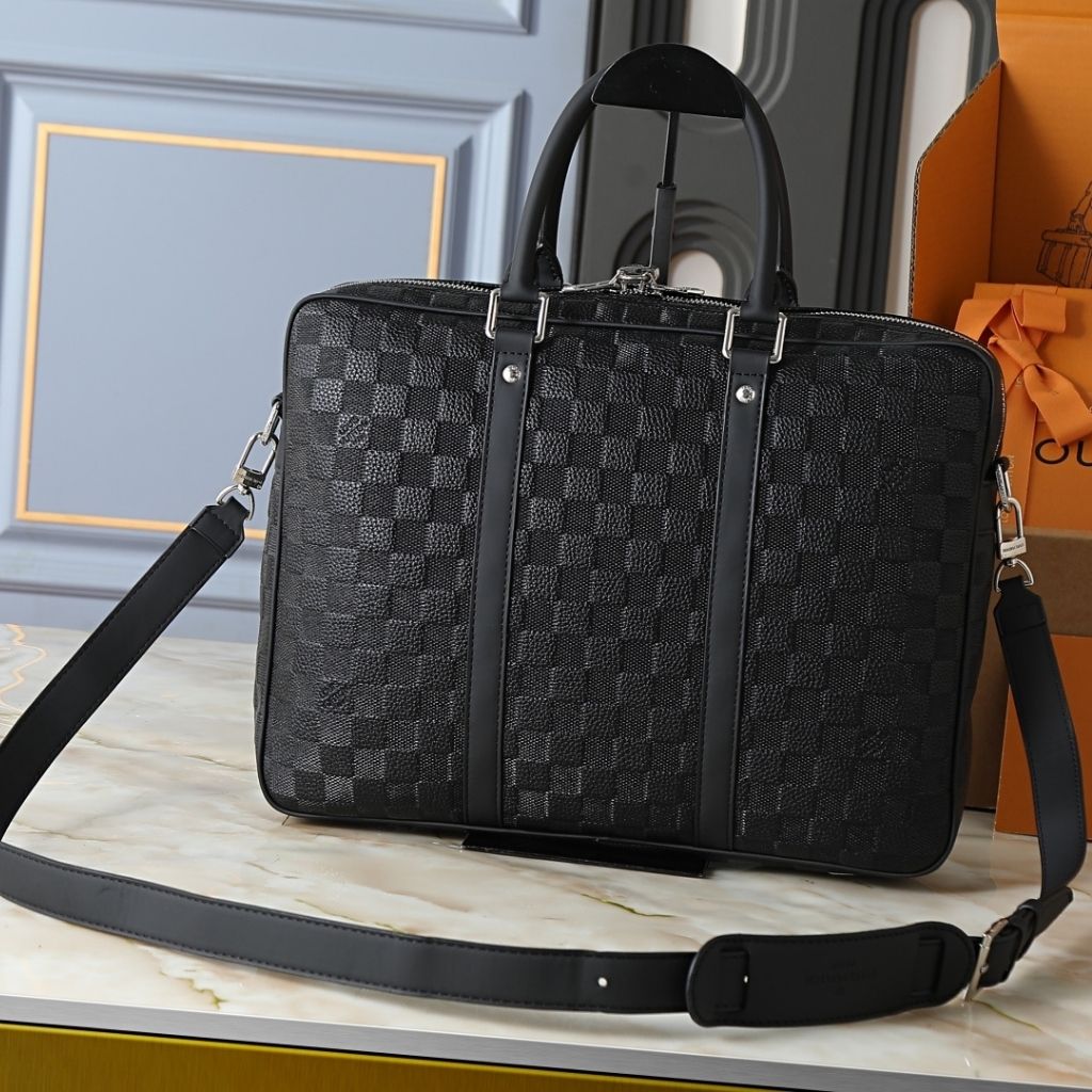 Louis Vuitton Porte-Documents Voyage PM Black Monogram 35Cm - Image 4