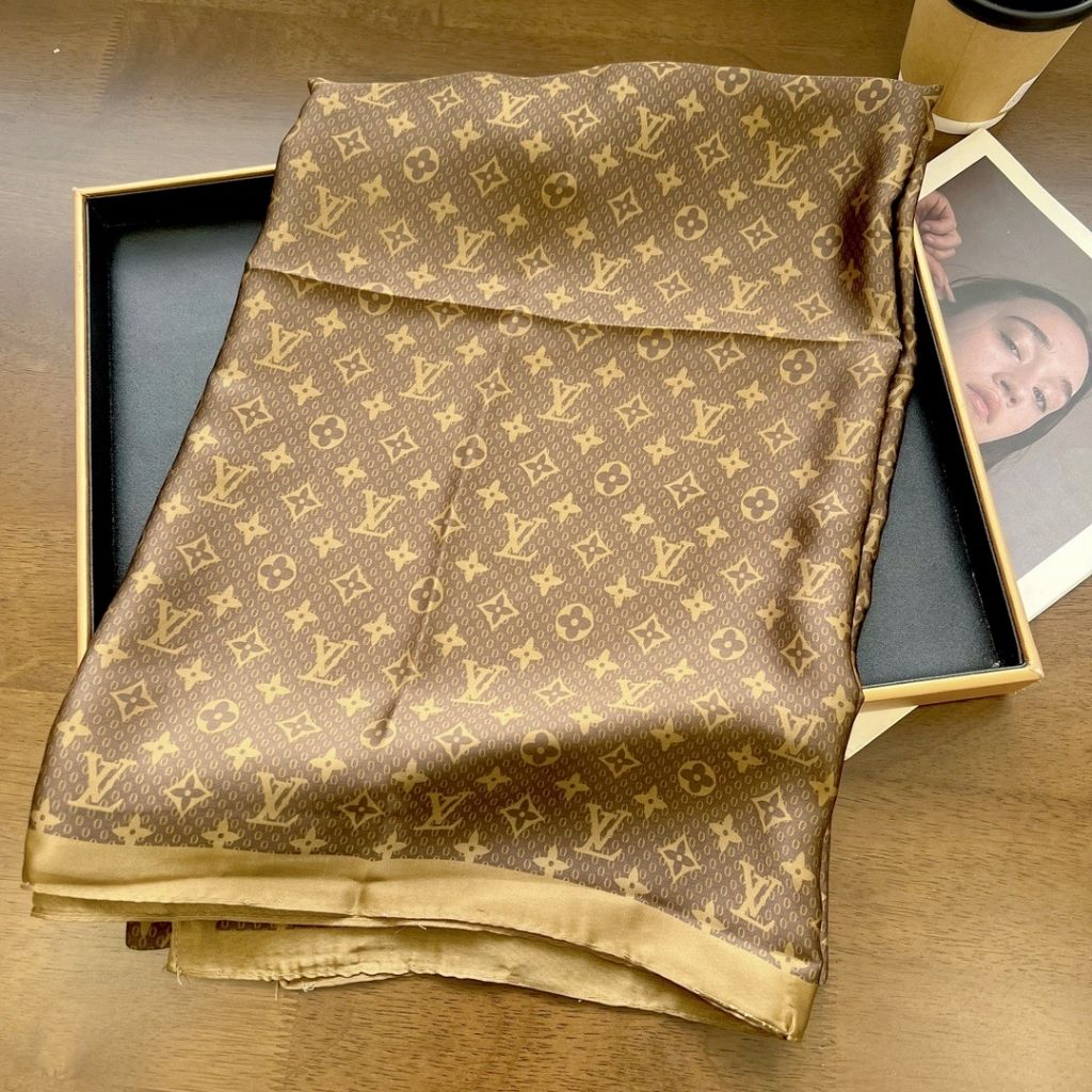 Louis Vuitton Monogram Shine Shawl Brown 189Cm M75122 - Image 4