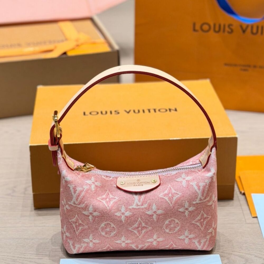 Alternative view of Louis Vuitton Pochette Hills Pink Monogram Embleme Peuplier 18.5Cm