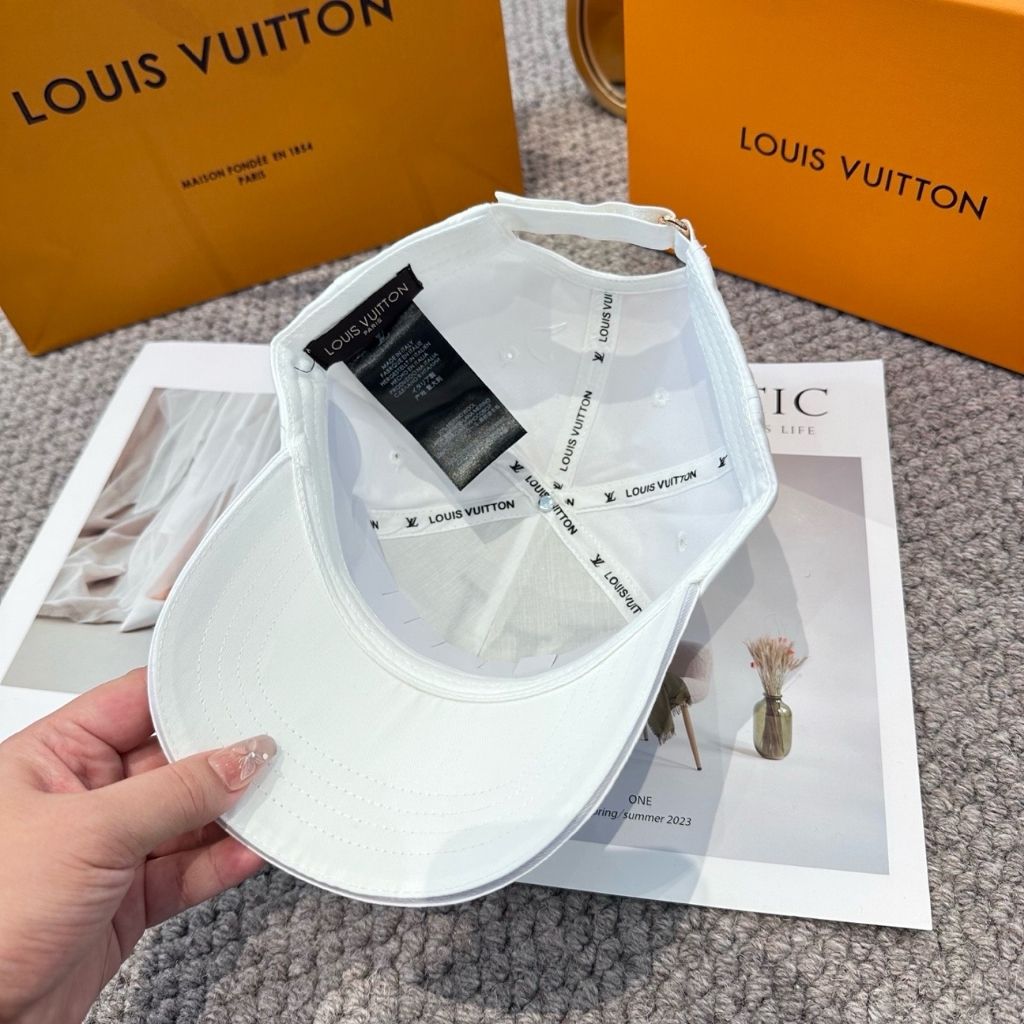 Louis Vuitton Domestic Shipping Big Logo Ball Cap White - Image 5