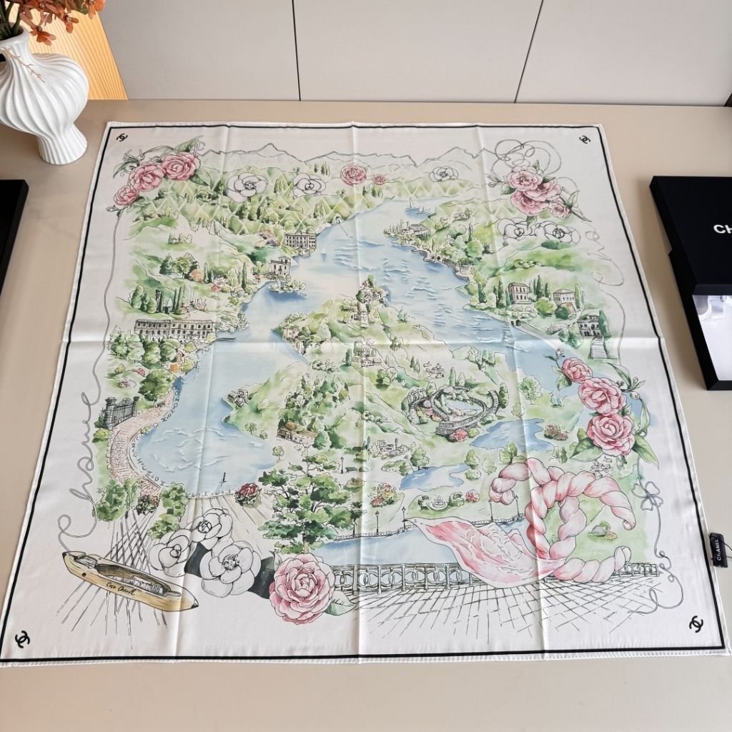 Chanel Square Scraf In Silk Twill White Multi-Colored And Black 90Cm - Image 2