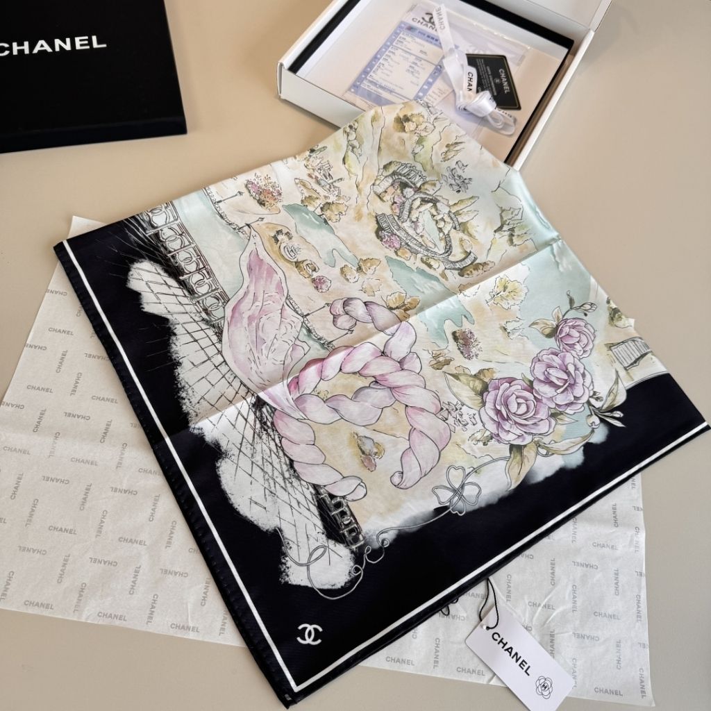 Chanel Square Scraf In Silk Twill Black And Multi-Colored 90Cm - Image 3