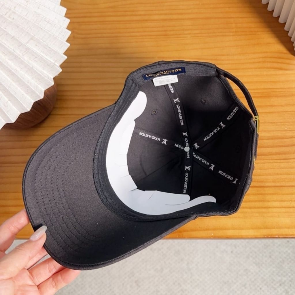 Louis Vuitton Script Cap Black M5187L - Image 5
