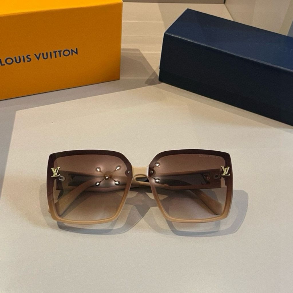 Louis Vuitton Clash Square Sunglasses Light Brown - Image 4