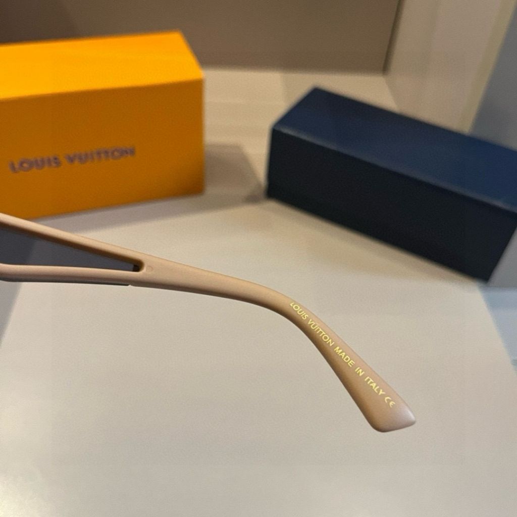Louis Vuitton Clash Square Sunglasses Light Brown - Image 6