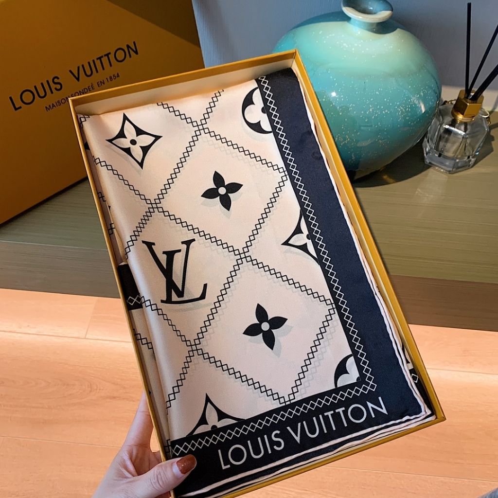 Louis Vuitton Monogram Silhouette Square 90 Pink 90Cm - Image 2