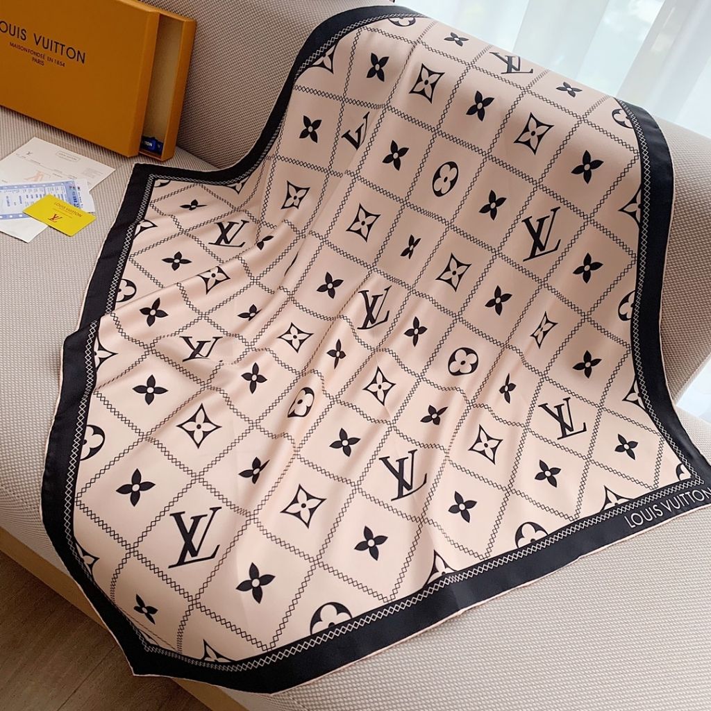 Louis Vuitton Monogram Silhouette Square 90 Pink 90Cm - Image 4