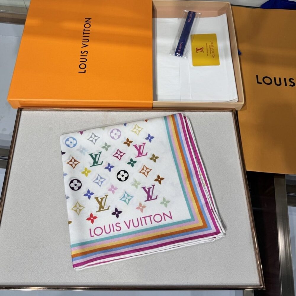 Alternative view of Louis Vuitton X Takashi Murakami Monogram Multicolor Square White 90Cm M94967