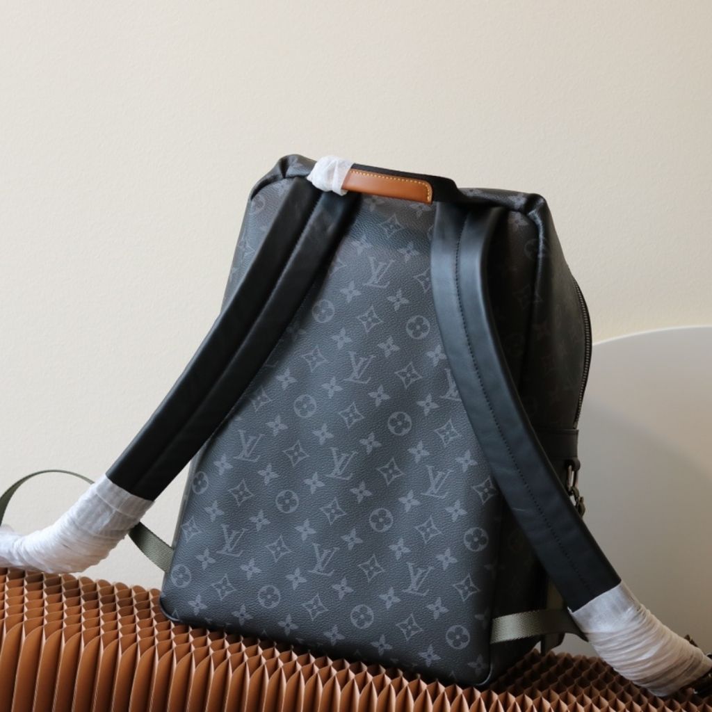 Louis Vuitton Discovery Cargo Backpack Black Monogram Eclipse 30Cm - Image 4