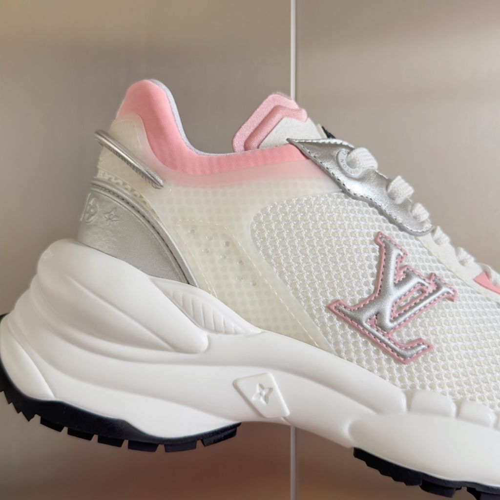 Louis Vuitton Run 55 Sneaker Pink 1ABVI8 - Image 4