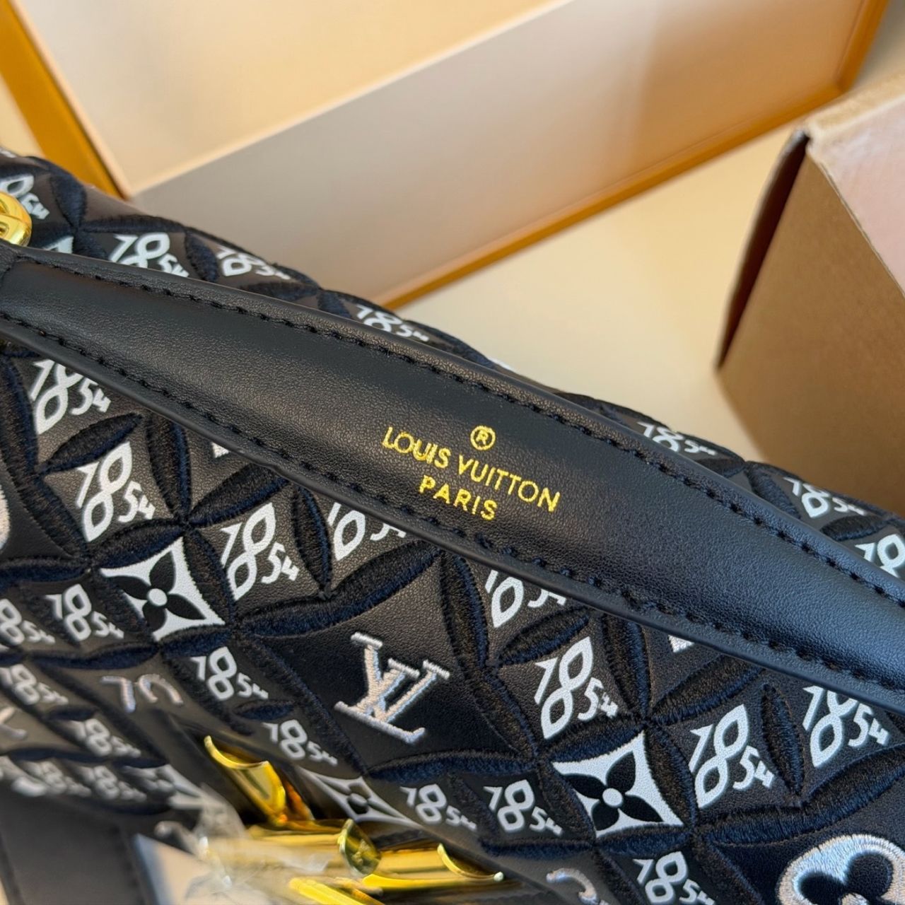 Louis Vuitton Twist MM Monogram Jacquard Black 23cm M57442 - Image 6