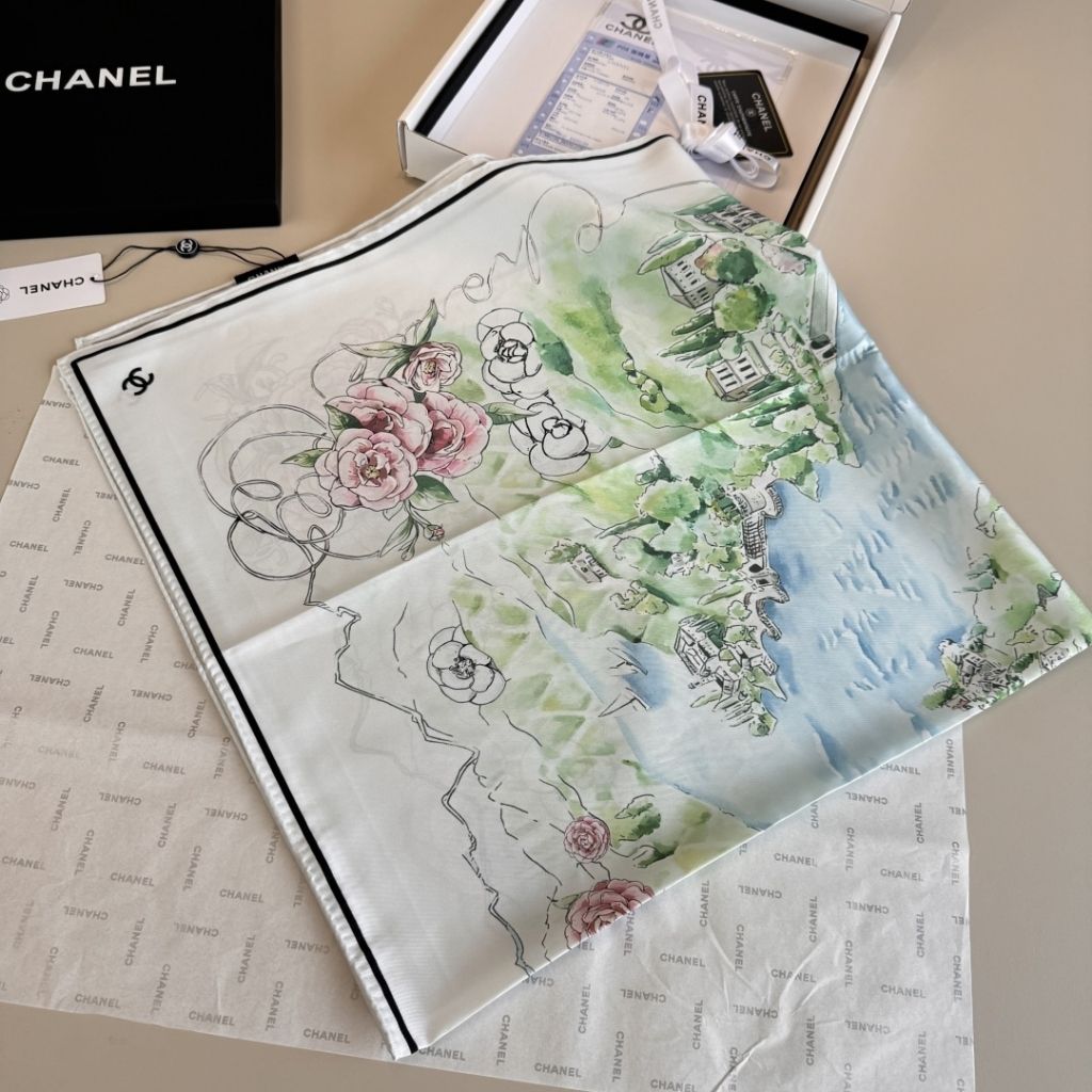 Chanel Square Scraf In Silk Twill White Multi-Colored And Black 90Cm - Image 3