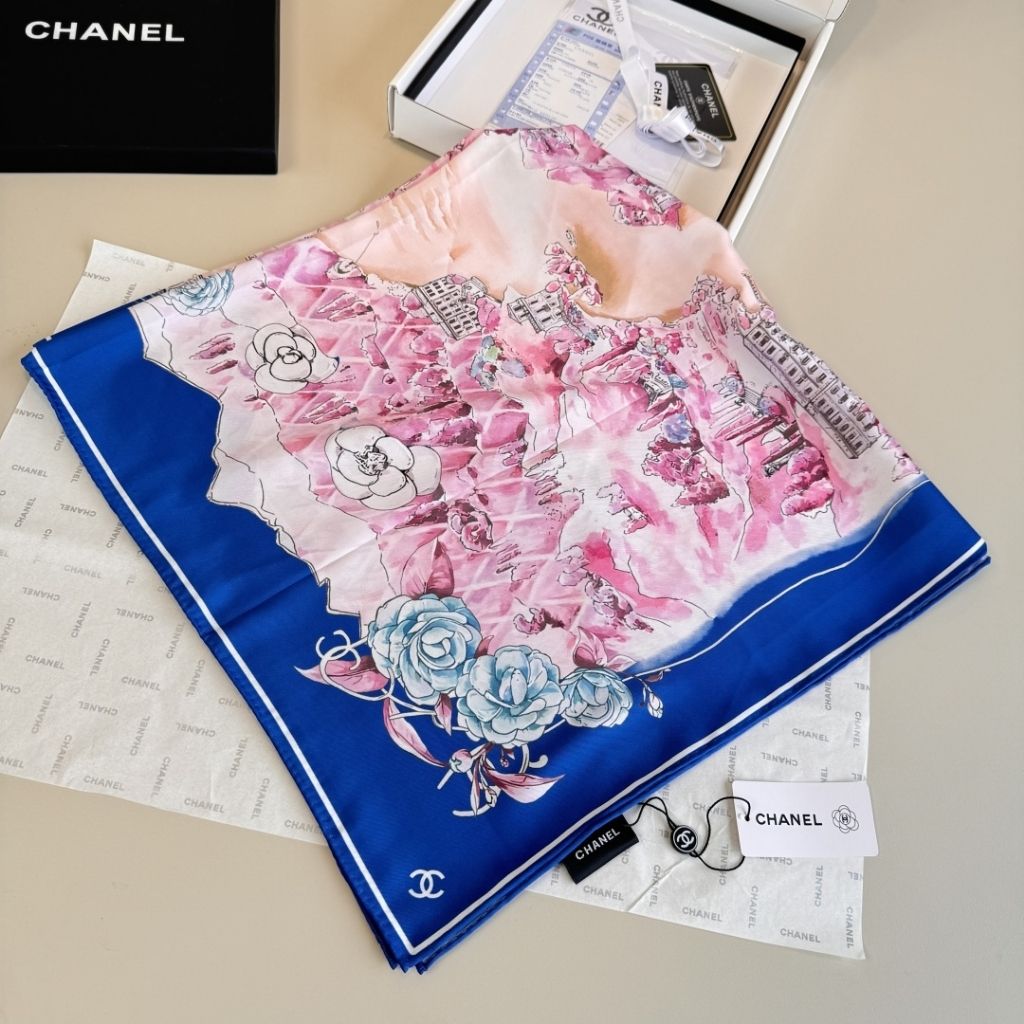 Chanel Square Scraf In Silk Twill Navy Blue Multi-Colored And White 90Cm - Image 3