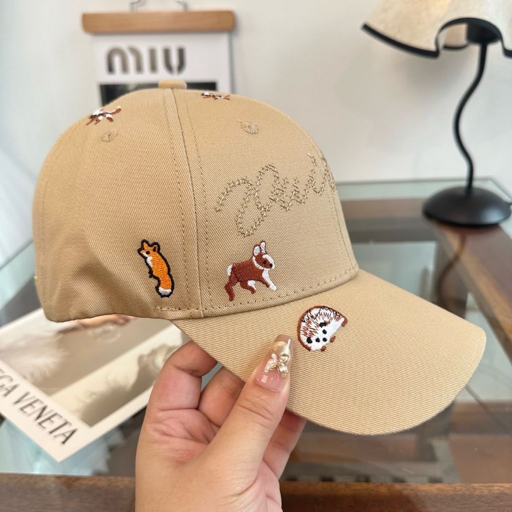 Louis Vuitton Animal Monogram Beige Cap - Image 5