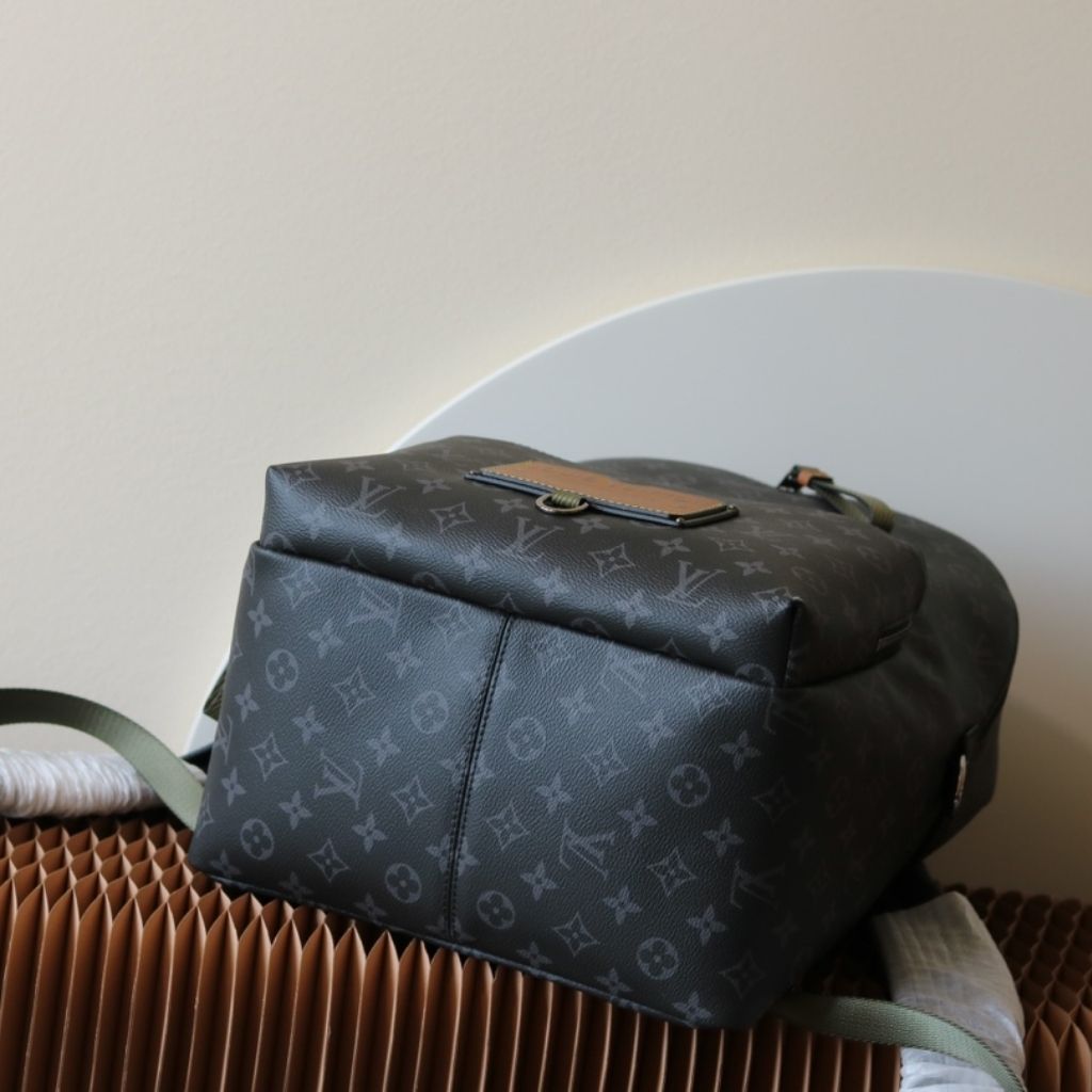 Louis Vuitton Discovery Cargo Backpack Black Monogram Eclipse 30Cm - Image 5