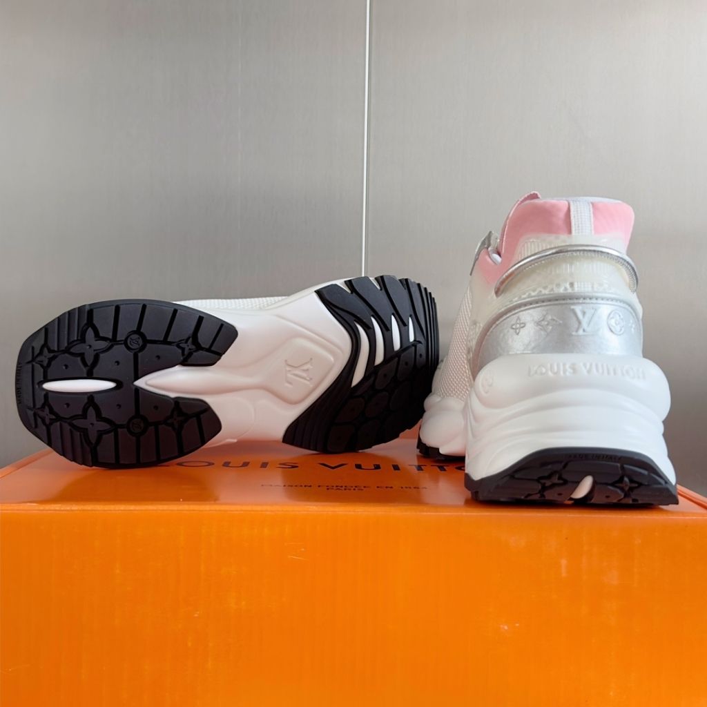 Louis Vuitton Run 55 Sneaker Pink 1ABVI8 - Image 6