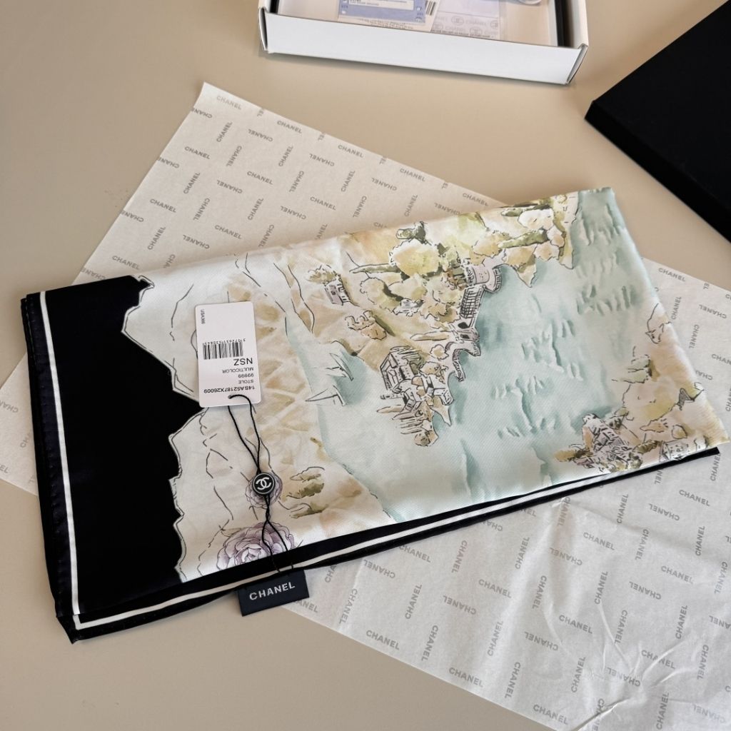 Chanel Square Scraf In Silk Twill Black And Multi-Colored 90Cm - Image 5