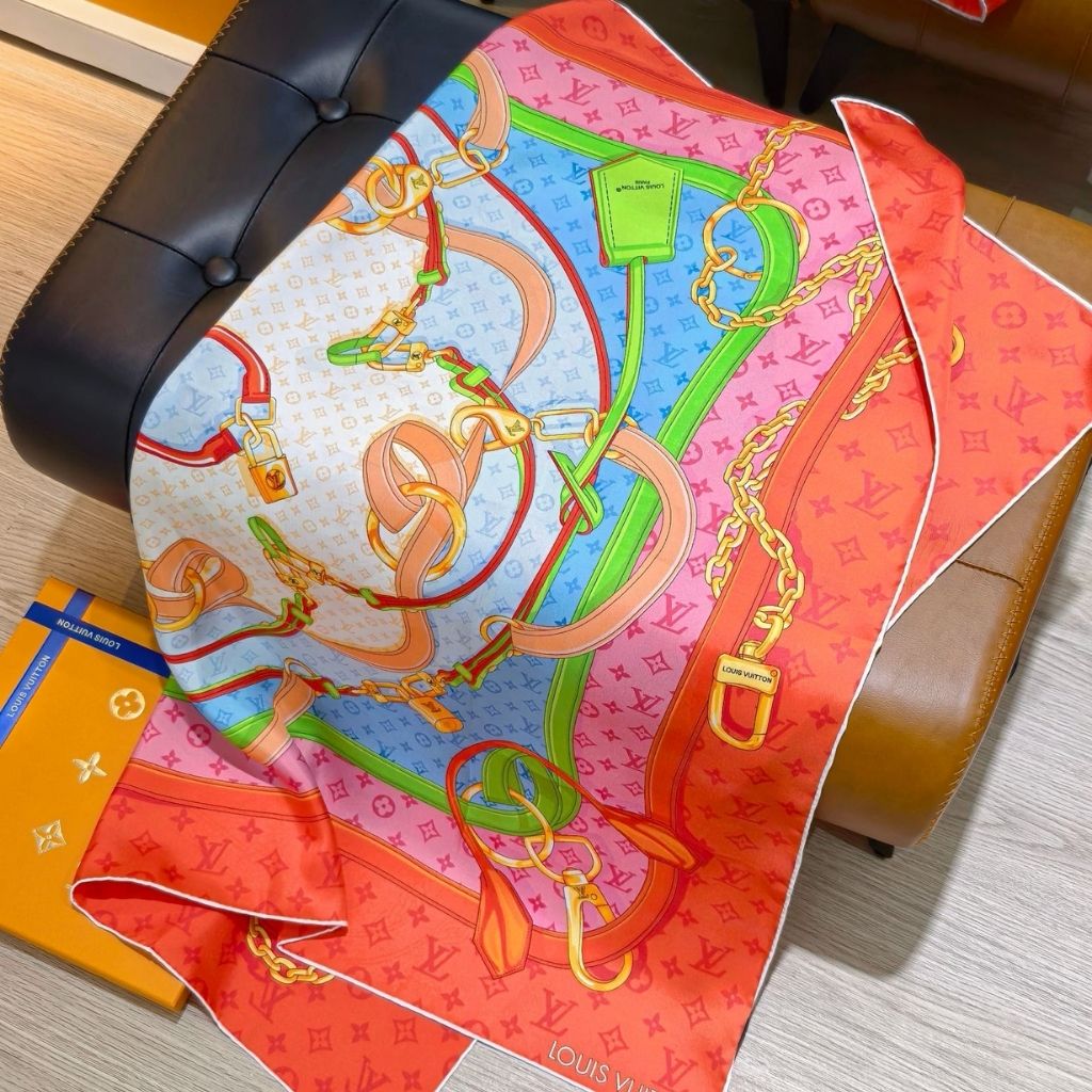 Louis Vuitton Flower And Scraps Red 90Cm M79925 - Image 4