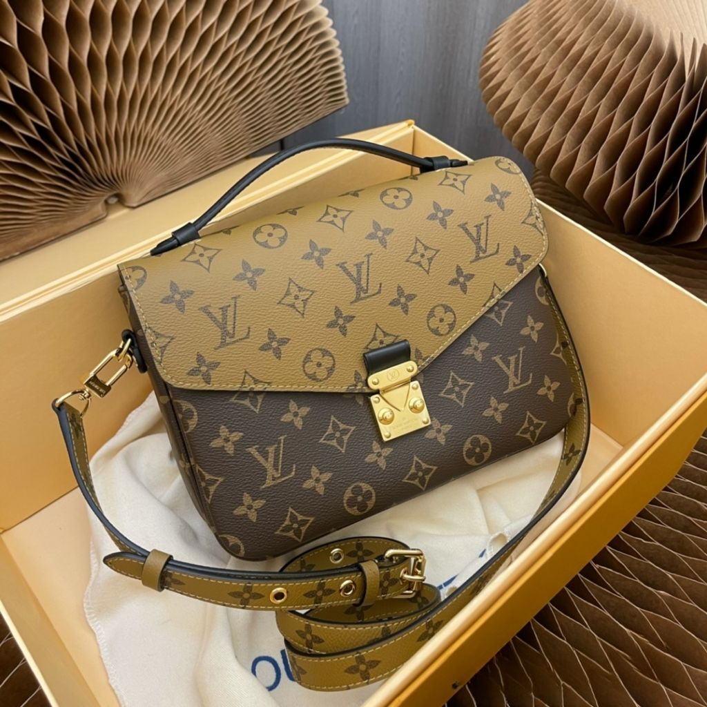 Louis Vuitton Pochette Metis Light Brown Monogram 25Cm M44876 - Image 3
