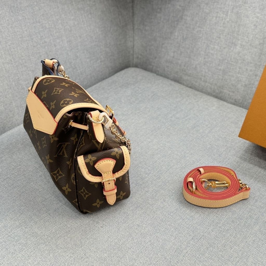 Louis Vuitton Odyssee MM Dark Brown Monogram 31Cm M26040 - Image 4