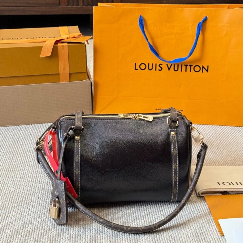Alternative view of Louis Vuitton Express PM Black 25Cm M26039