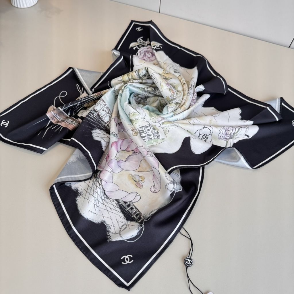 Chanel Square Scraf In Silk Twill Black And Multi-Colored 90Cm - Image 6