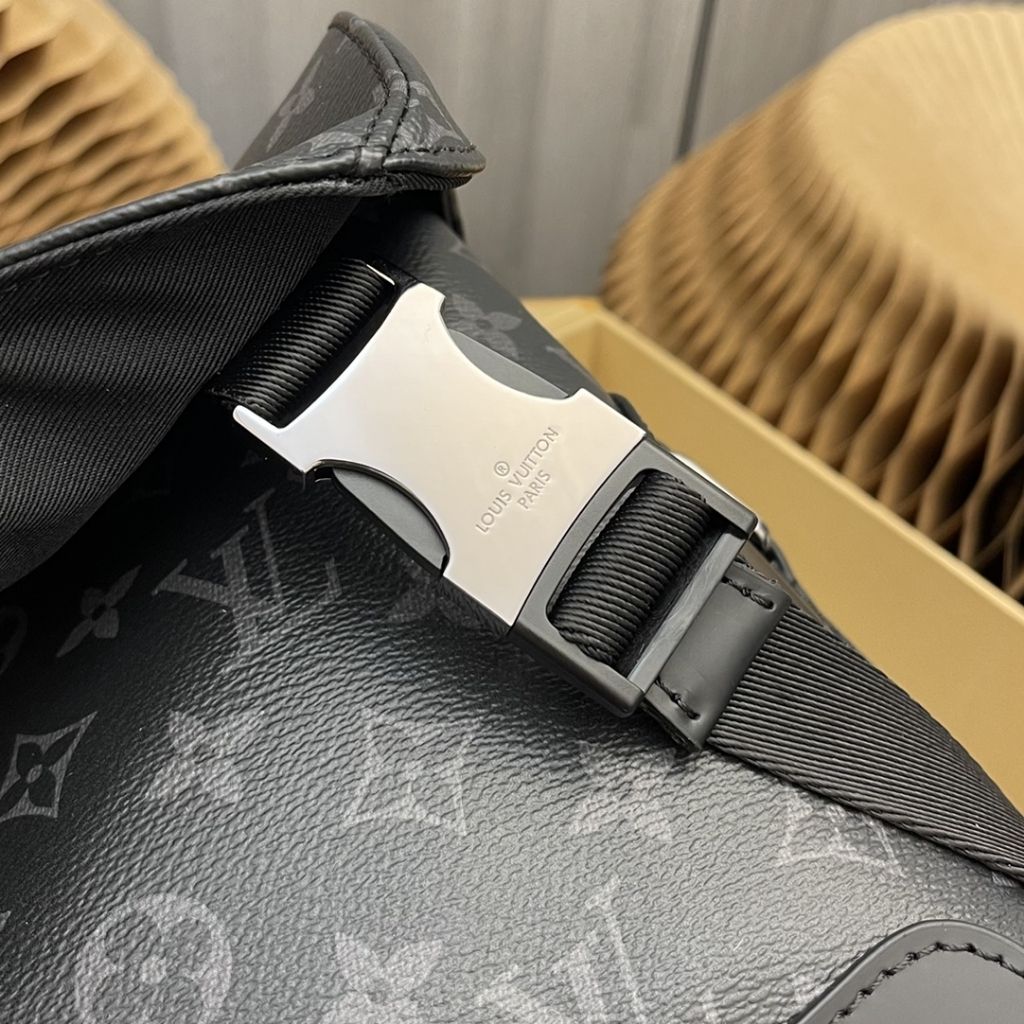 Louis Vuitton Messenger MM Voyager Bag Black 32Cm M40511 - Image 7