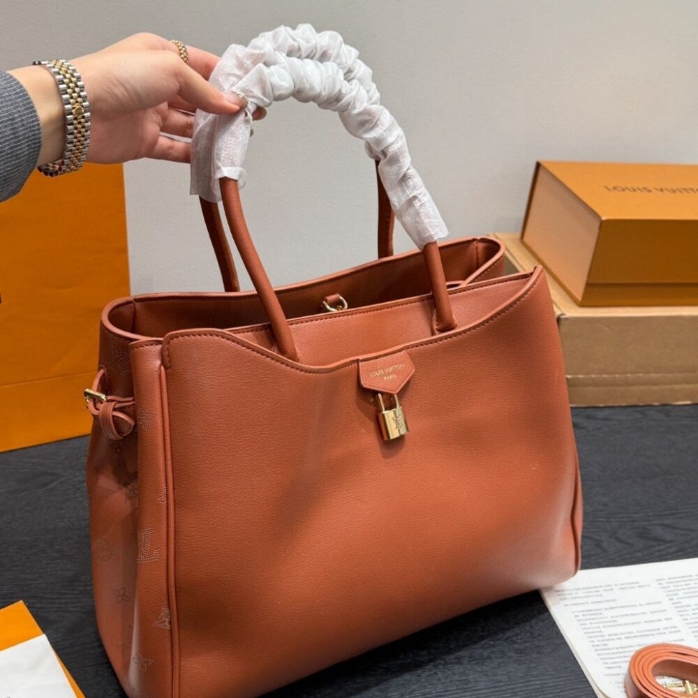 Alternative view of Louis Vuitton Vendome MM Dark Brown Monogram 35cm M26501