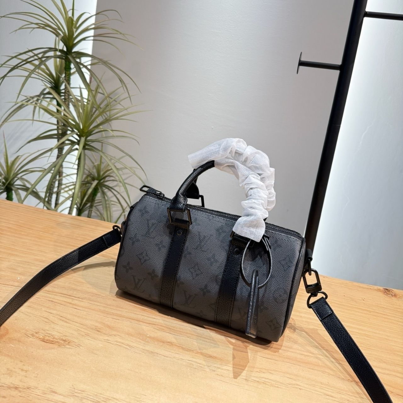 Louis Vuitton Keepall Bandoulière 25 25cm M28369 - Image 8