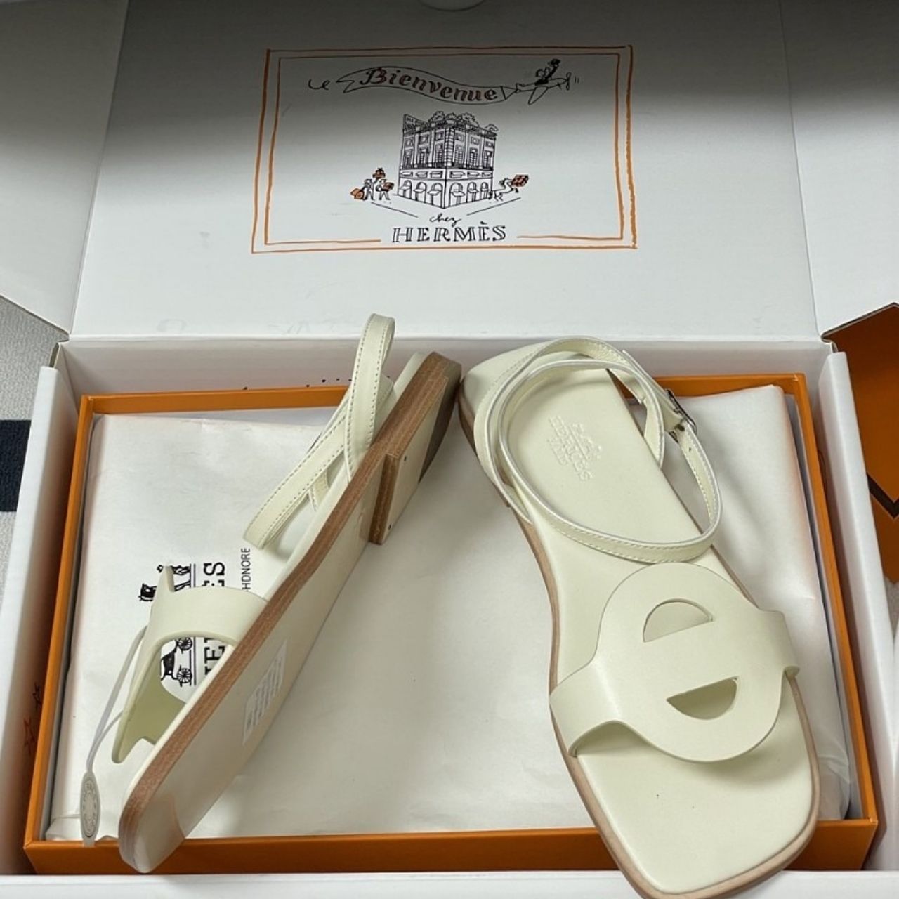 Hermes Julie Sandal Blanc H242061Z 02360 - Image 3