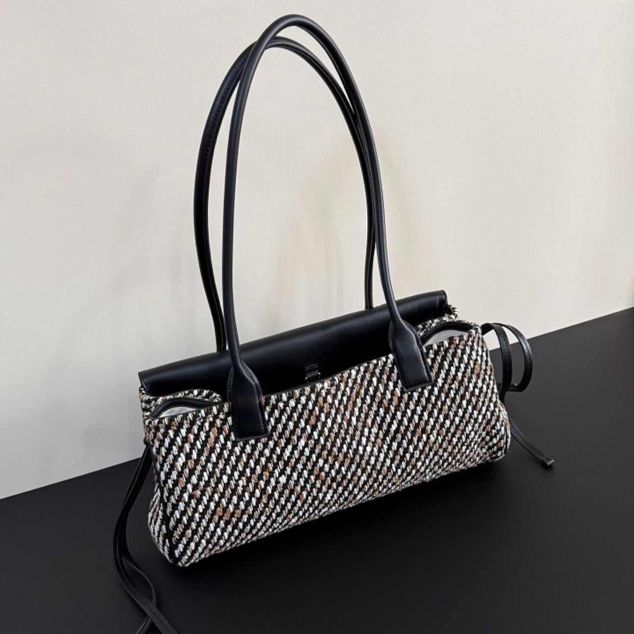 Chanel Shopping Flap Tweed Tote Black Multicolor 31Cm - Image 3