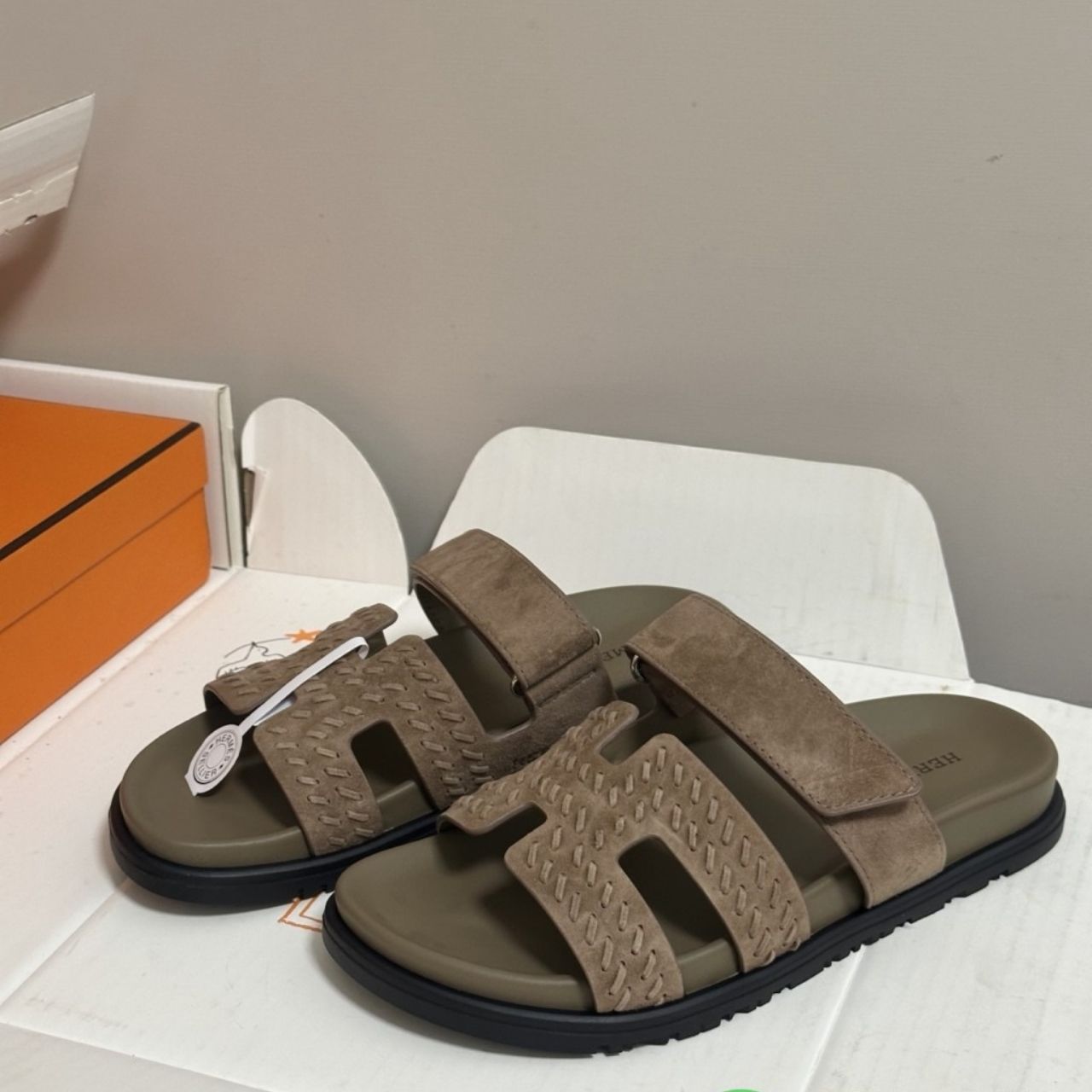 Hermes Chypre Sandal Kaki H232454Z - Image 7