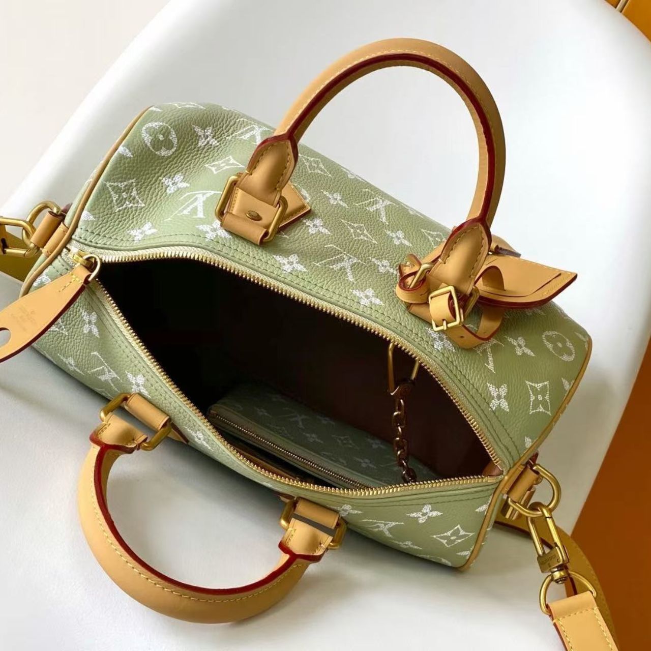 Louis Vuitton Speedy P9 Bandouliere 30 Frozen Lime Vert Clair 30cm M14064 - Image 4